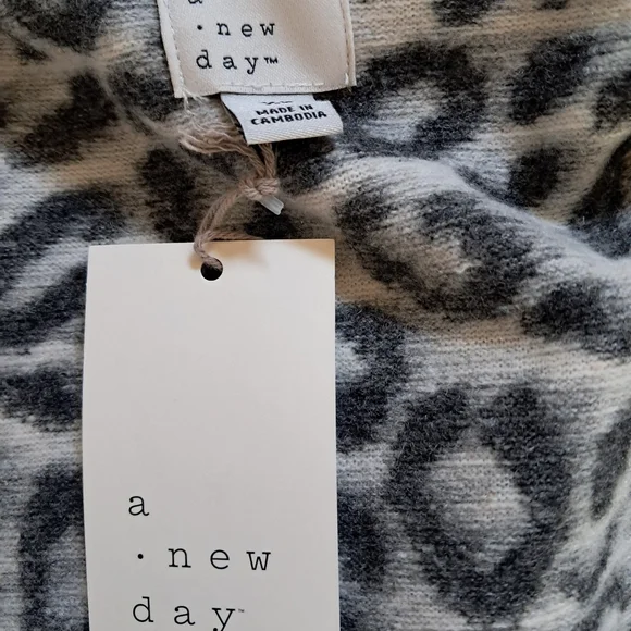 Leopard Print Women's Coat - Picture 3 of 3